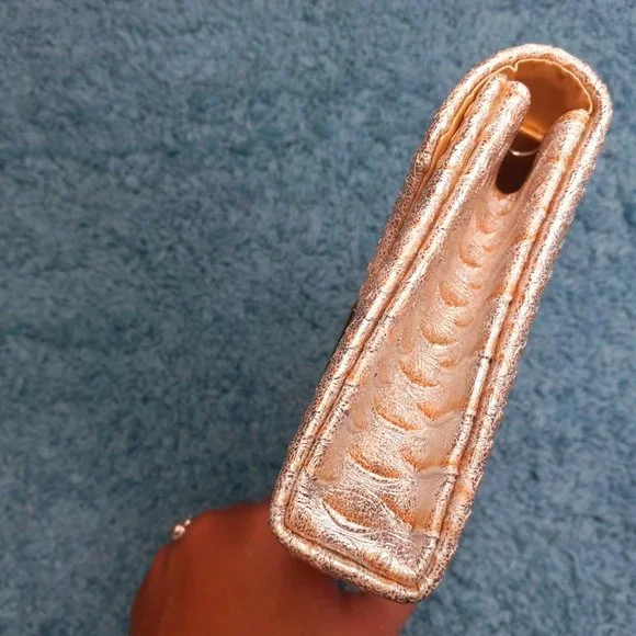 Charming Charlie RSVP Mixed Gold-Silver Hand Purse - Picture 4 of 11